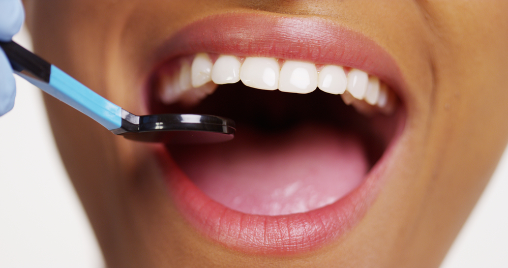 Kompleksowe leczenie dentystyczne – odkryj trasę do zdrowej i pięknego uśmiechów.